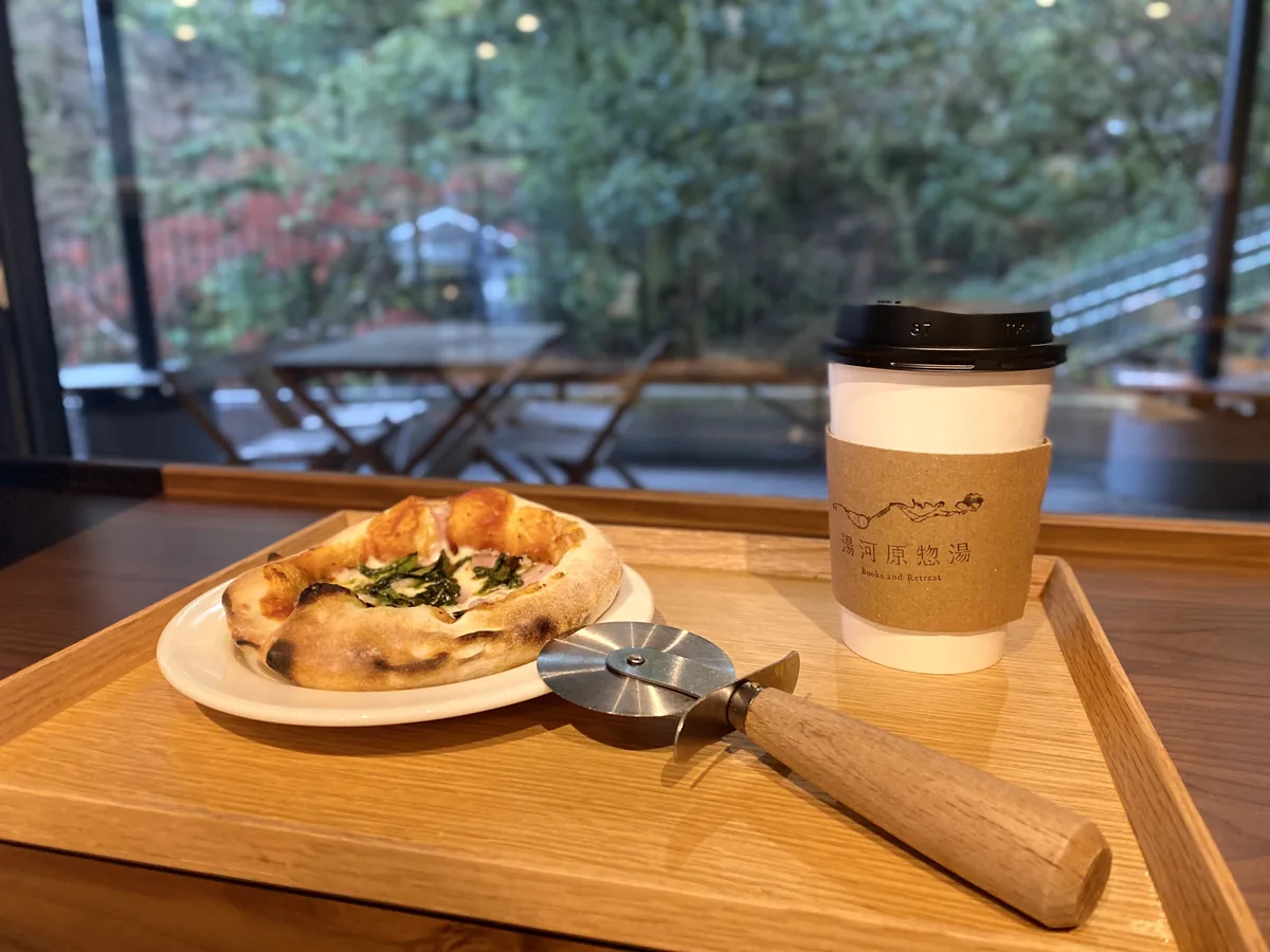 Small shirasu pizza and a hot drink at Genkan Terrace