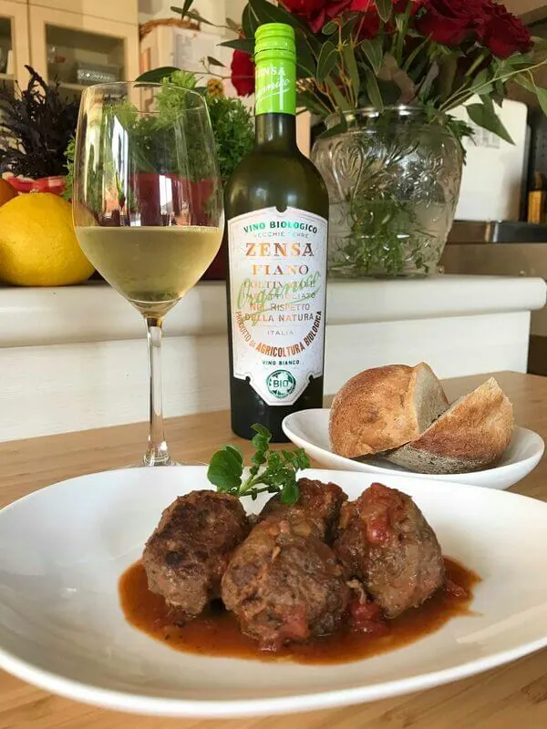 Meatballs with wine