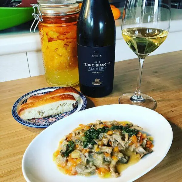 Pasta with white wine