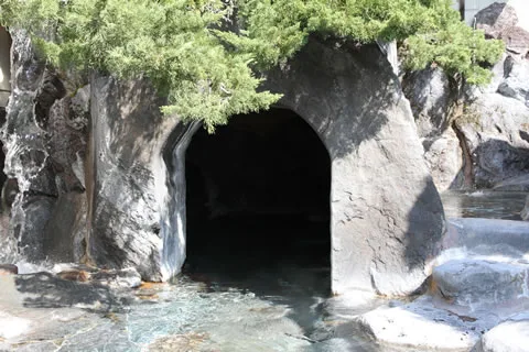 洞窟風呂の入口